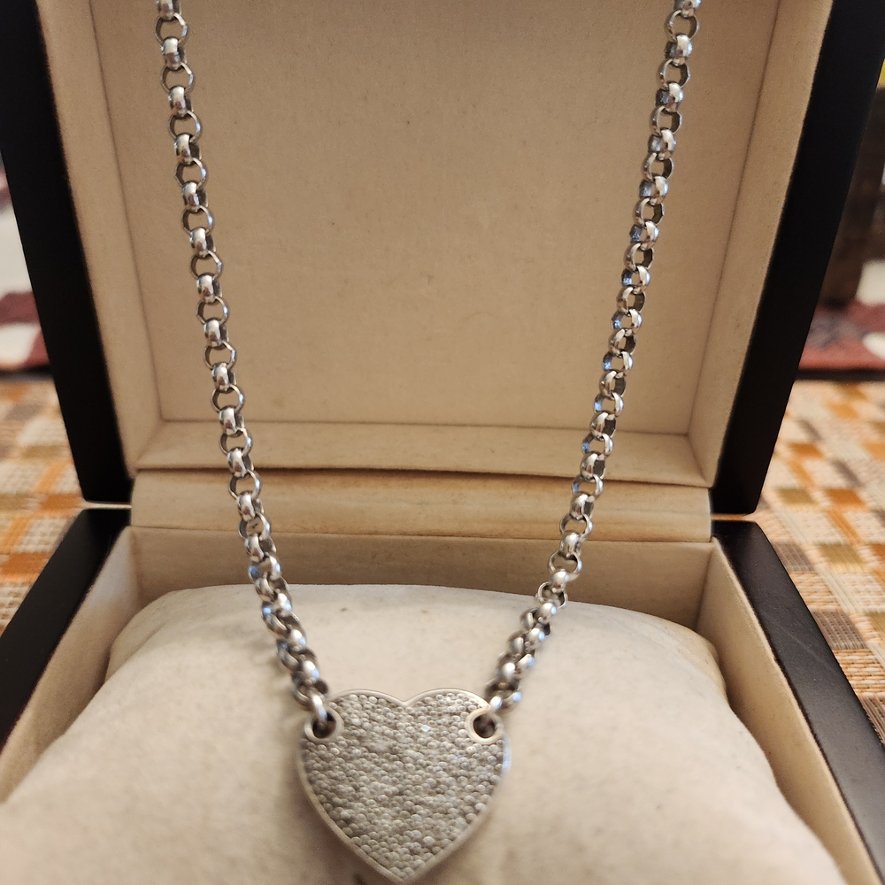 Elegant Silver Heart Pendant Necklace